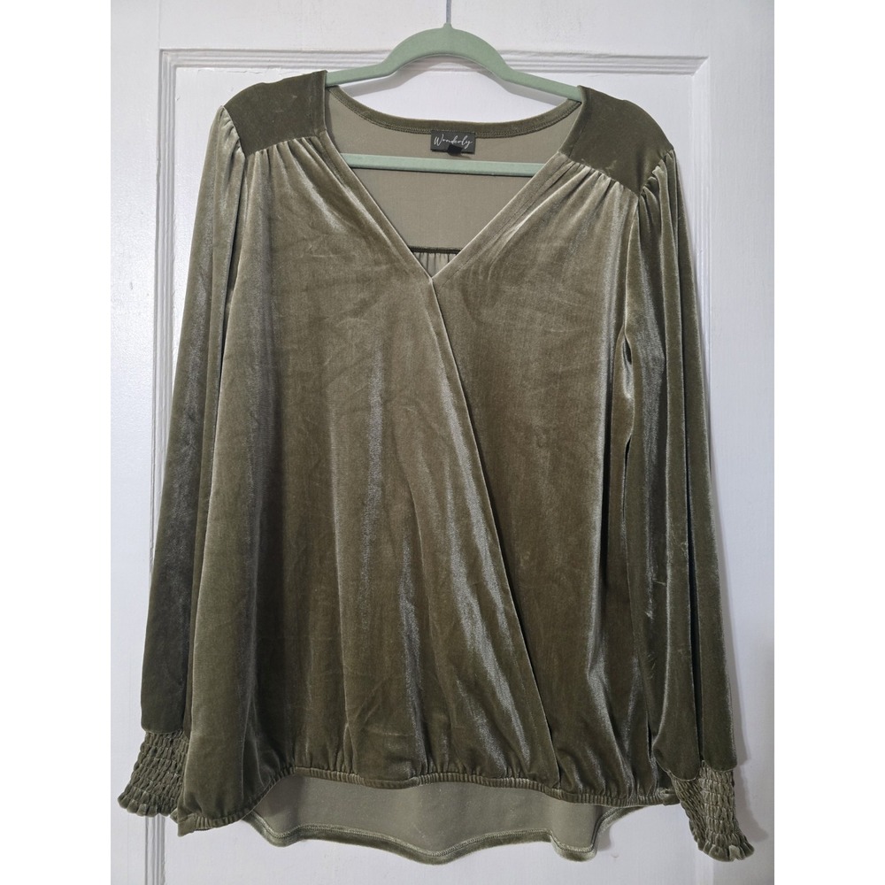 Wonderly L Green Velvet Long Sleeve Top Smocked Cuff Feminine Fall Winter